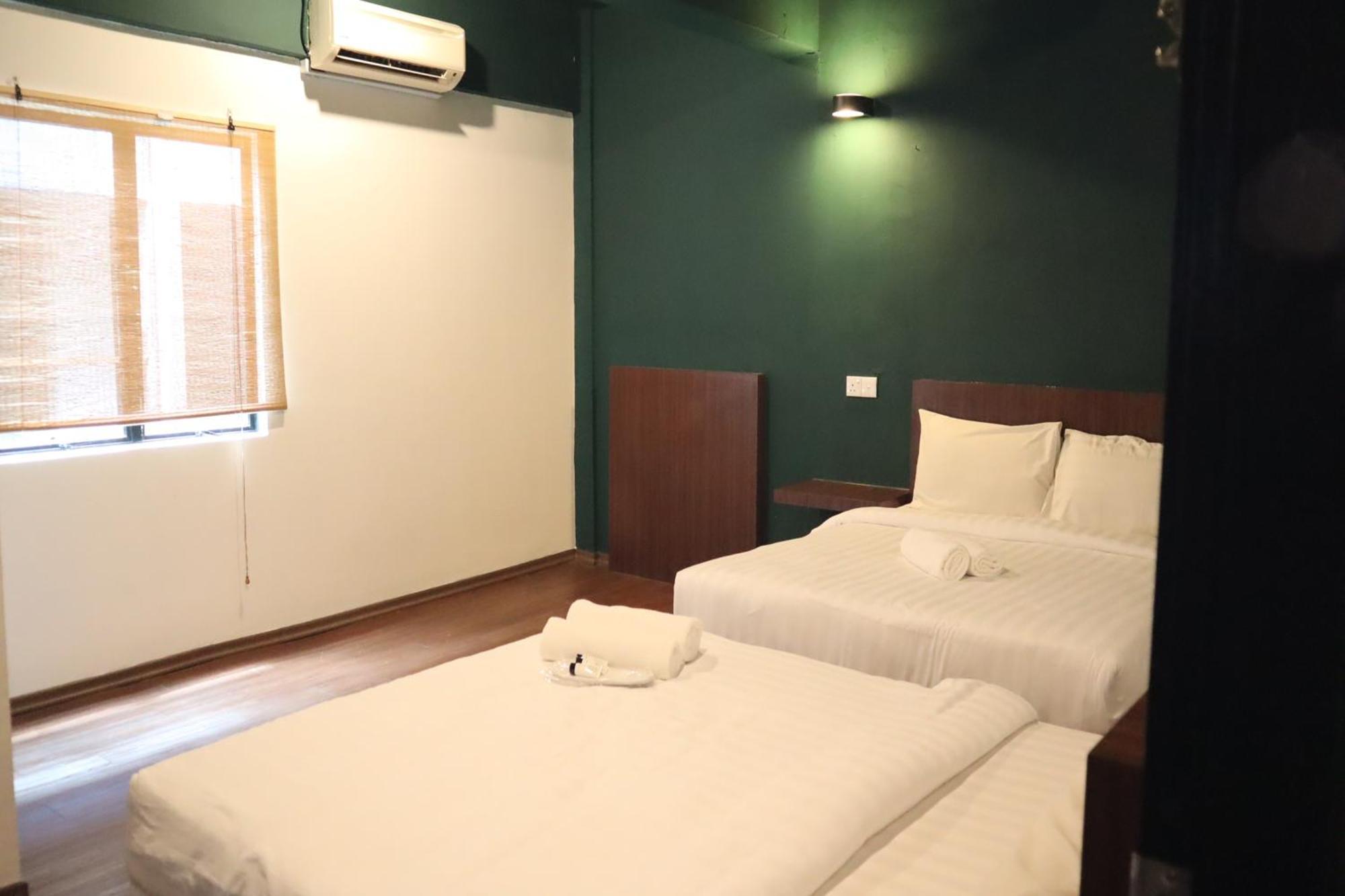 Room V At Kluang Parade Near Bus Stop קלואנג מראה חיצוני תמונה